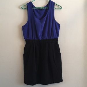 Dress w/ pockets
